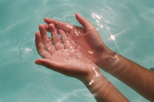 pure-water-hands-sun-summer-cristal